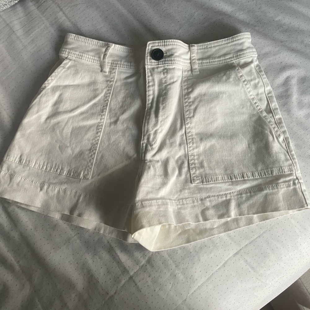 H&M white shorts